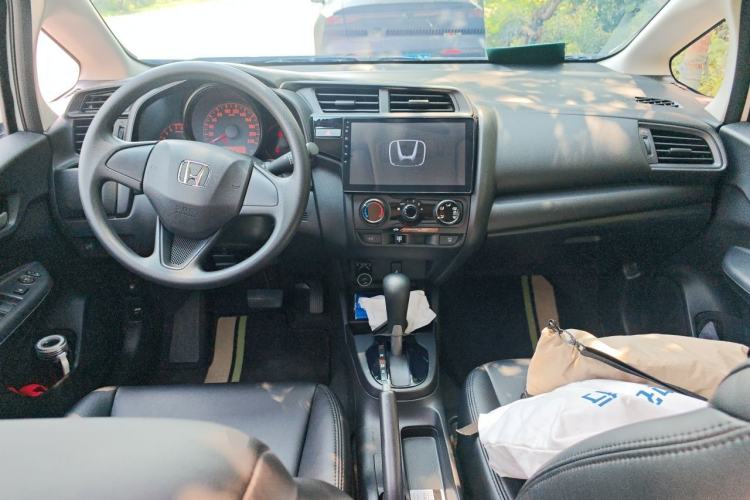 Used Honda Fit 2018 1.5L CVT Comfort Sunroof Version Center Console