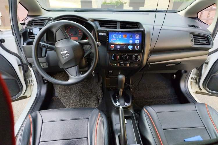 Used Honda Fit 2018 1.5L CVT Comfort Version Center Console