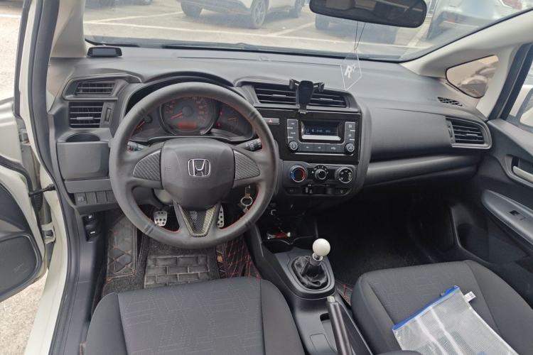 Used Honda Fit 2018 1.5L Manual Comfort Version Center Console
