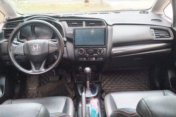 Used Honda Fit 2018 1.5L CVT Comfort Sunroof Version Center Console