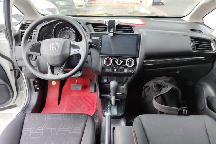 Used Honda Fit 2018 1.5L CVT Comfort Version Center Console