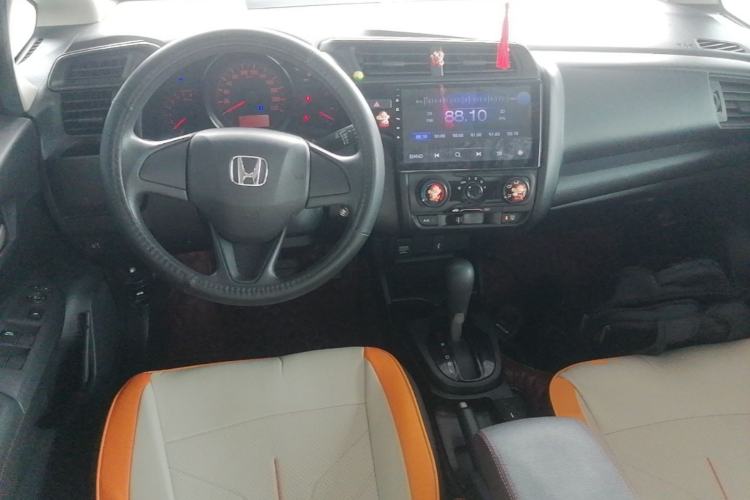 Used Honda Fit 2018 1.5L CVT Comfort Sunroof Version Center Console