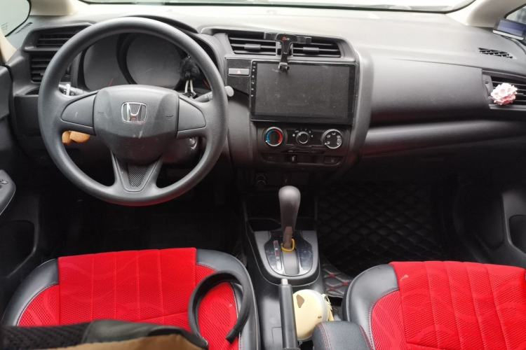 Used Honda Fit 2018 1.5L CVT Comfort Sunroof Version Center Console