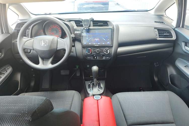 Used Honda Fit 2018 1.5L CVT Comfort Version Center Console