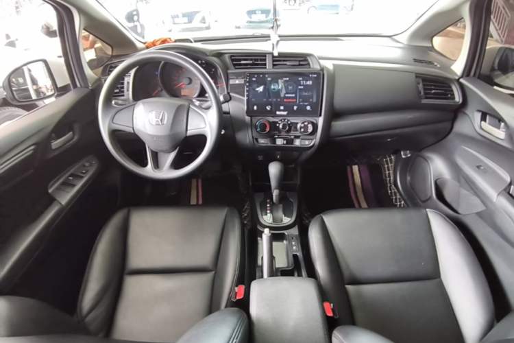 Used Honda Fit 2018 1.5L CVT Comfort Sunroof Version Center Console