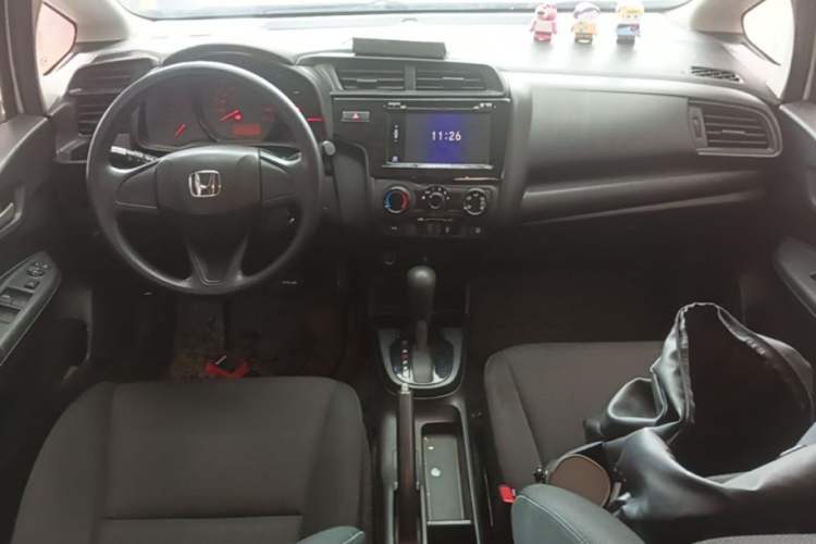 Used Honda Fit 2018 1.5L CVT Comfort Version Center Console