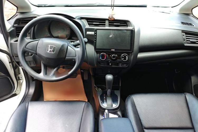 Used Honda Fit 2018 1.5L CVT Comfort Version Center Console