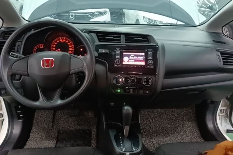 Used Honda Fit 2018 1.5L CVT Comfort Version Center Console