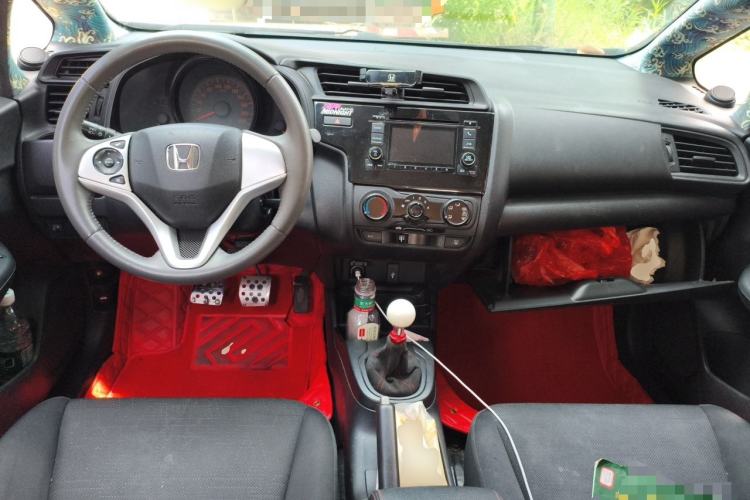 Used Honda Fit 2018 1.5L Manual Comfort Version Center Console