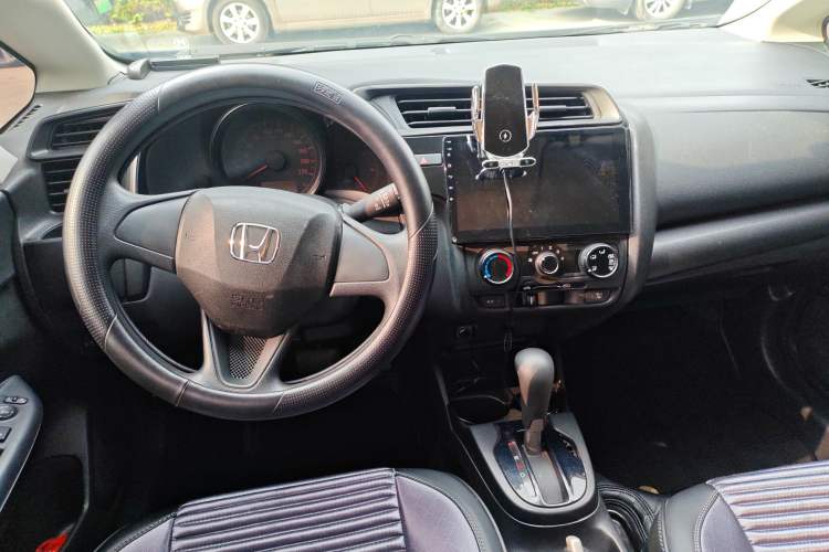 Used Honda Fit 2018 1.5L CVT Comfort Version Center Console