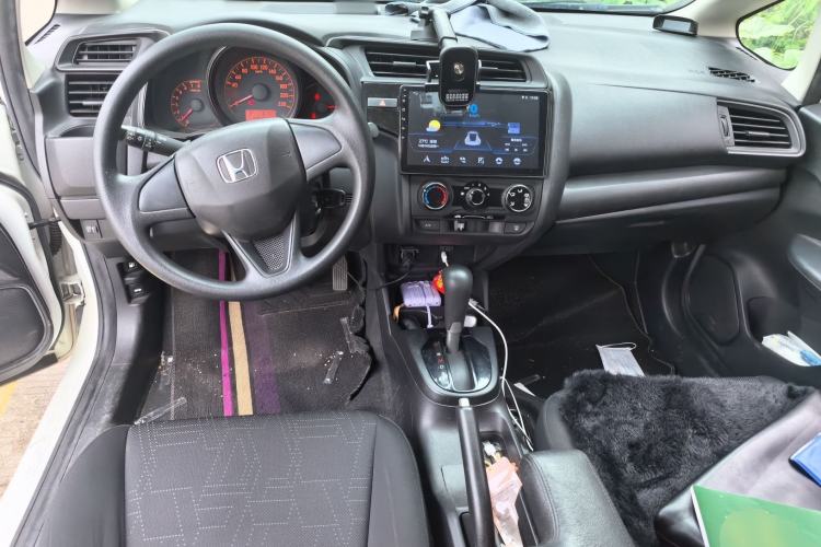 Used Honda Fit 2018 1.5L CVT Comfort Version Center Console
