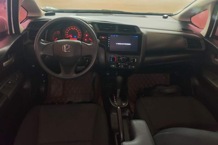Used Honda Fit 2018 1.5L CVT Comfort Version Center Console