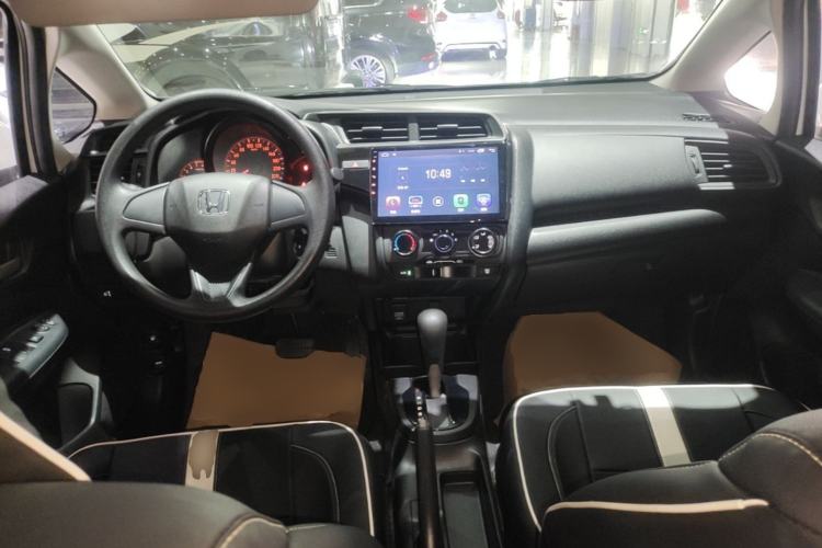 Used Honda Fit 2018 1.5L CVT Comfort Version Center Console