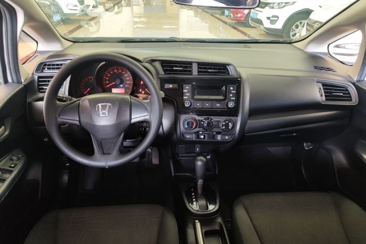 Used Honda Fit 2018 1.5L CVT Comfort Version Center Console