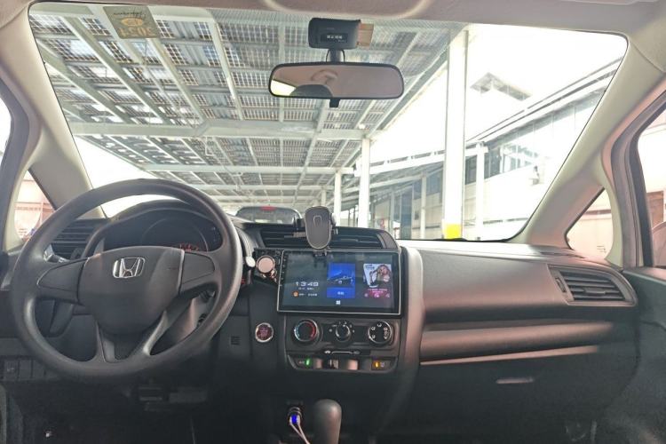 Used Honda Fit 2018 1.5L CVT Comfort Version Center Console