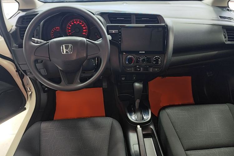 Used Honda Fit 2018 1.5L CVT Comfort Version Center Console