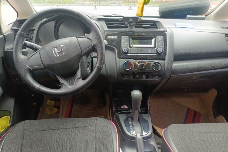 Used Honda Fit 2018 1.5L CVT Comfort Version Center Console