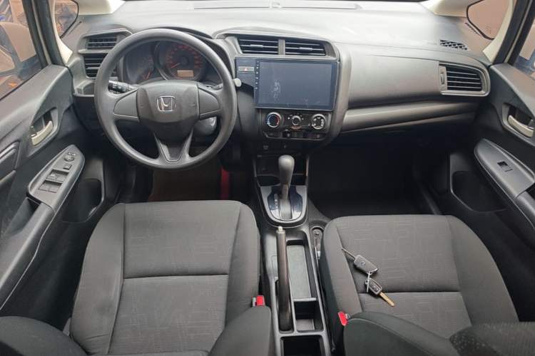 Used Honda Fit 2018 1.5L CVT Comfort Version Center Console