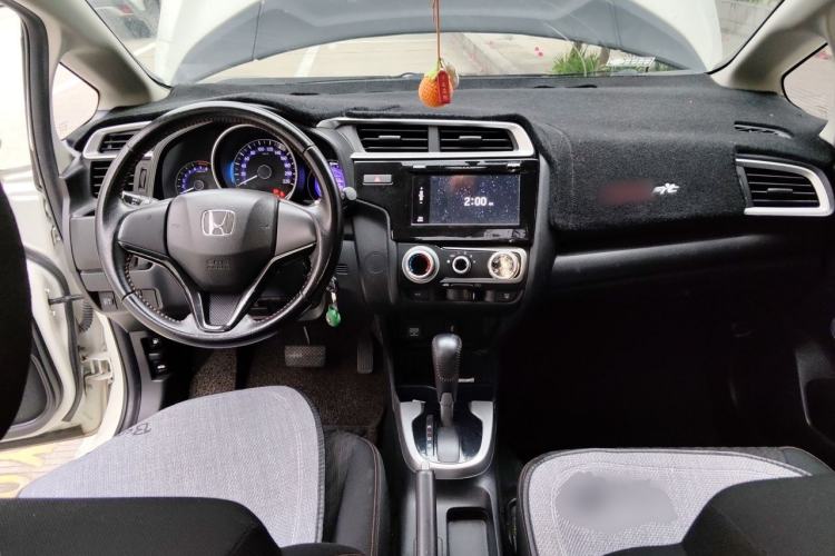 Used Honda Fit 2018 1.5L CVT Trendy Run+ Edition Center Console