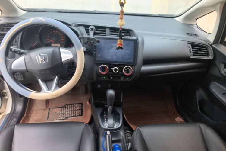 Used Honda Fit 2018 1.5L CVT Comfort Version Center Console