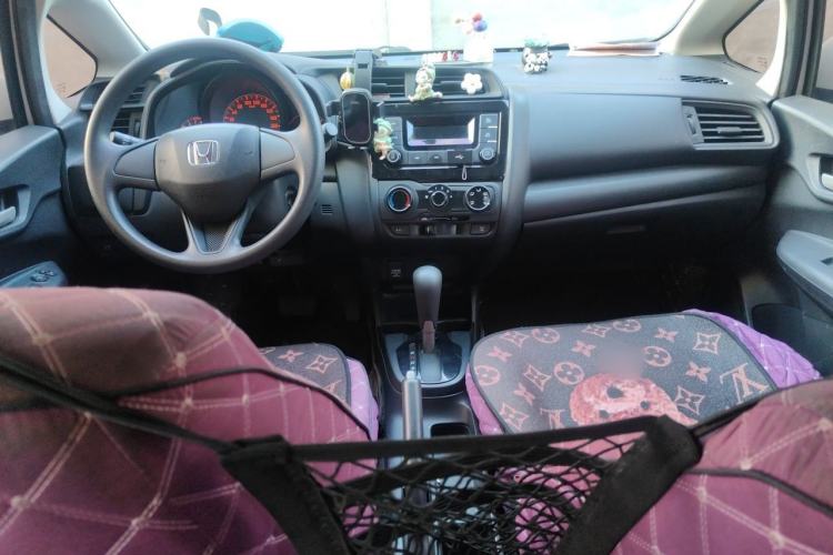 Used Honda Fit 2018 1.5L CVT Comfort Sunroof Version Center Console