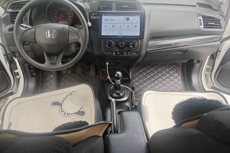 Used Honda Fit 2018 1.5L Manual Comfort Version Center Console