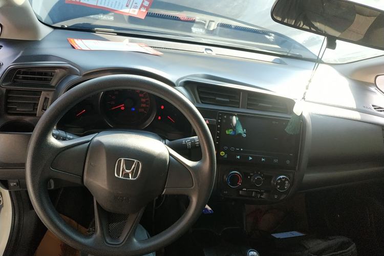 Used Honda Fit 2018 1.5L Manual Comfort Version Center Console
