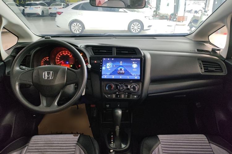 Used Honda Fit 2018 1.5L CVT Comfort Version Center Console
