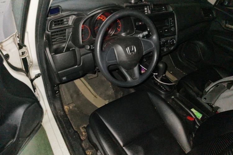Used Honda Fit 2018 1.5L CVT Comfort Version Center Console