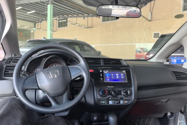 Used Honda Fit 2018 1.5L CVT Comfort Version Center Console