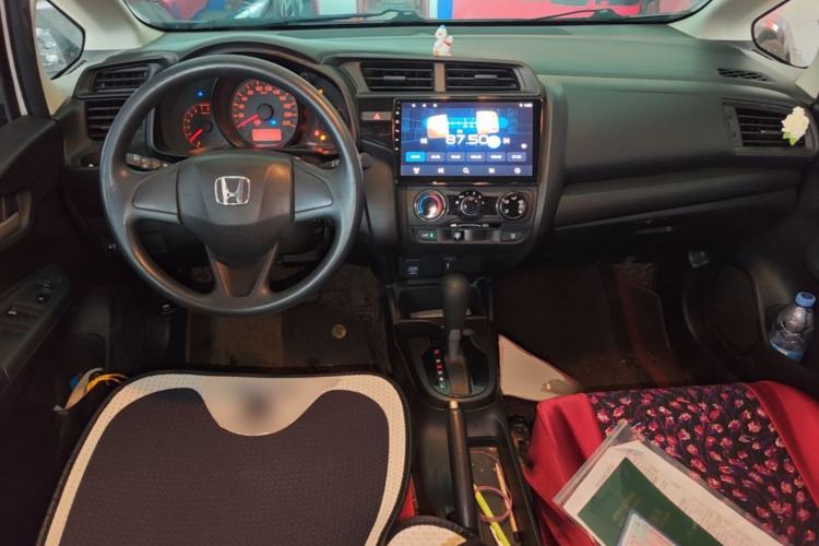 Used Honda Fit 2018 1.5L CVT Comfort Sunroof Version Center Console