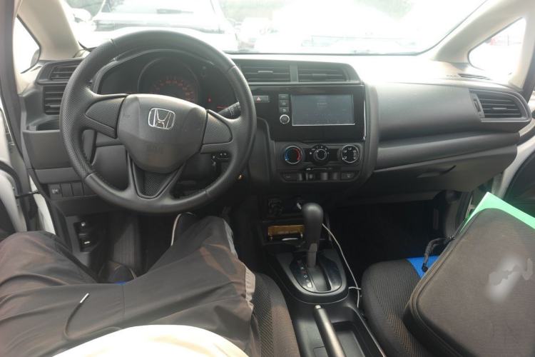 Used Honda Fit 2018 1.5L CVT Comfort Version Center Console