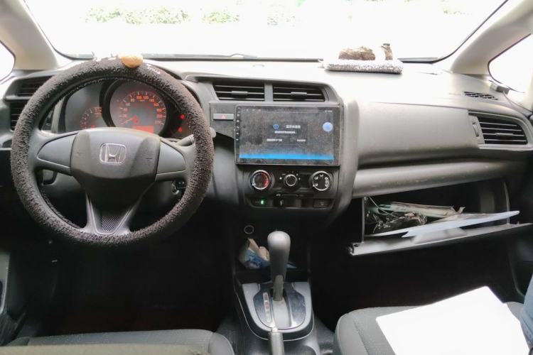 Used Honda Fit 2018 1.5L CVT Comfort Sunroof Version Center Console