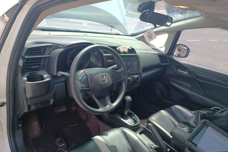 Used Honda Fit 2018 1.5L CVT Comfort Sunroof Version Center Console