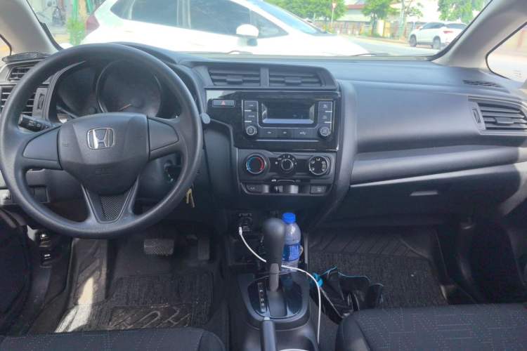 Used Honda Fit 2018 1.5L CVT Comfort Version Center Console
