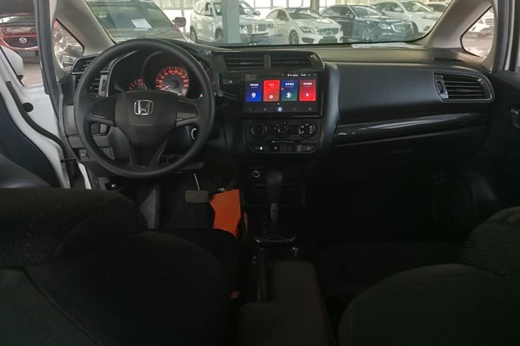 Used Honda Fit 2018 1.5L CVT Comfort Version Center Console