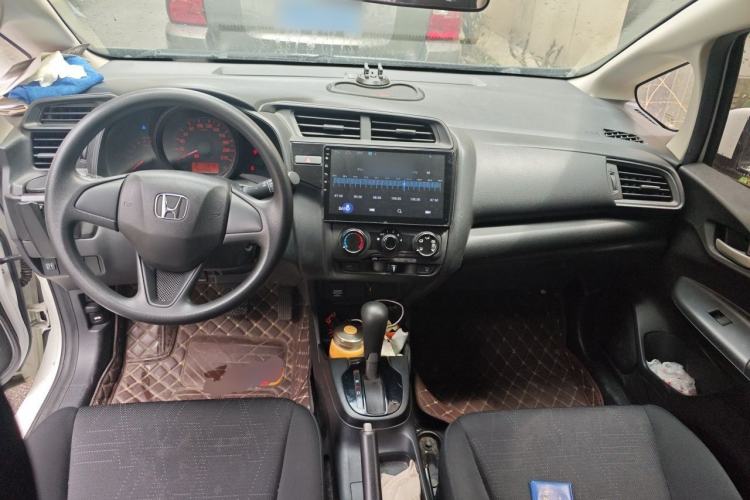 Used Honda Fit 2018 1.5L CVT Comfort Sunroof Version Center Console