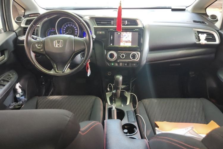 Used Honda Fit 2018 1.5L CVT Trendy Run+ Edition Center Console
