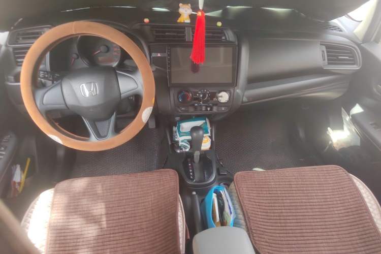 Used Honda Fit 2018 1.5L CVT Comfort Sunroof Version Center Console