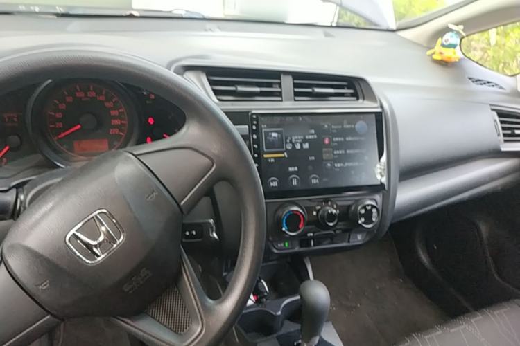 Used Honda Fit 2018 1.5L CVT Comfort Version Center Console