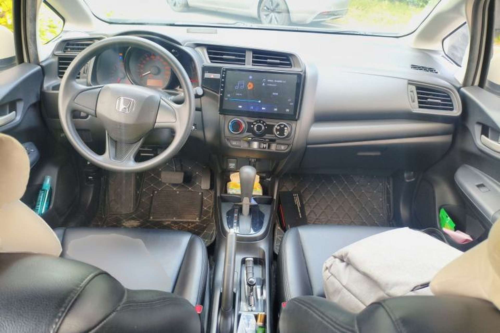 Used Honda Fit 2018 1.5L CVT Comfort Sunroof Version Center Console