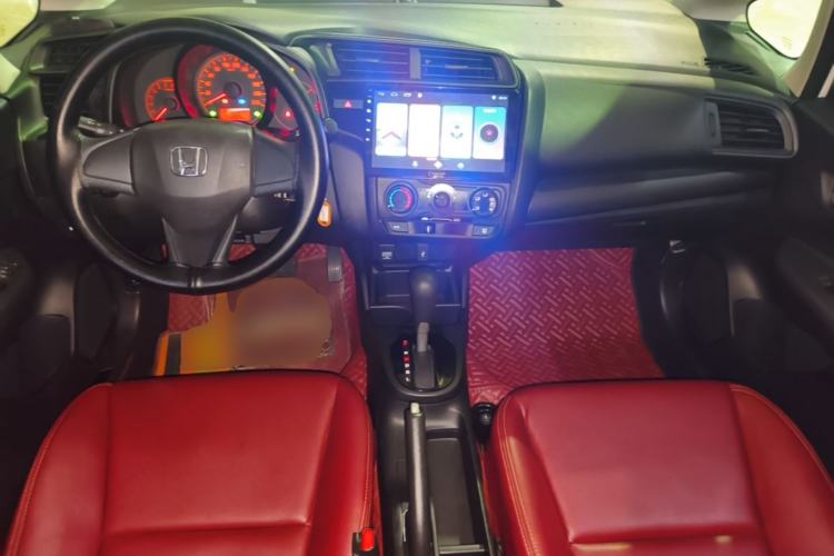 Used Honda Fit 2018 1.5L CVT Comfort Sunroof Version Center Console