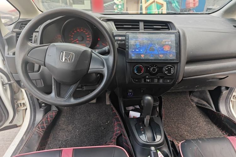 Used Honda Fit 2018 1.5L CVT Comfort Sunroof Version Center Console