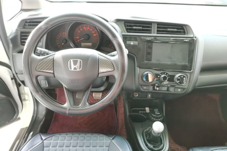 Used Honda Fit 2018 1.5L Manual Comfort Version Center Console