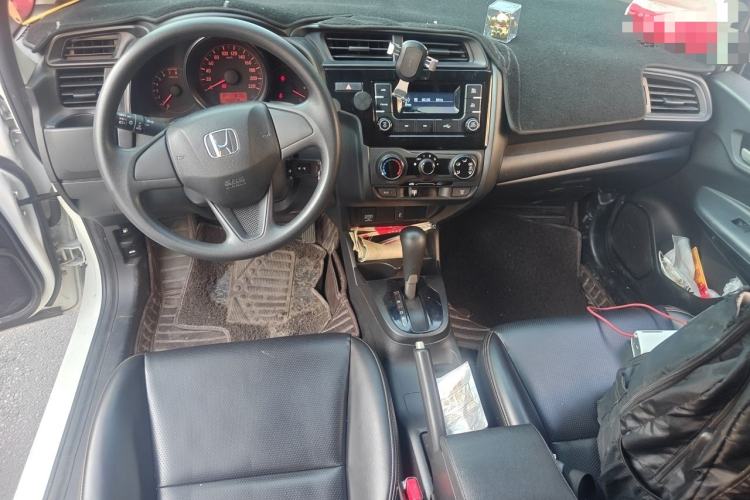 Used Honda Fit 2018 1.5L CVT Comfort Version Center Console