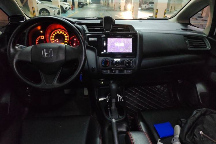 Used Honda Fit 2018 1.5L CVT Comfort Version Center Console