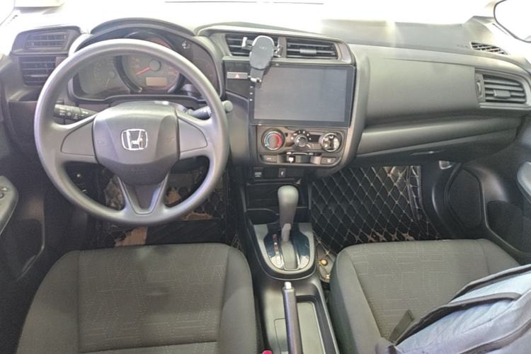 Used Honda Fit 2018 1.5L CVT Comfort Version Center Console
