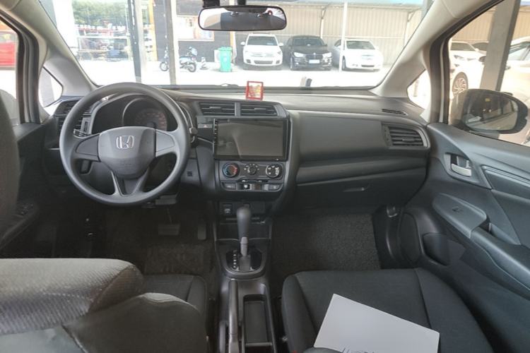 Used Honda Fit 2018 1.5L CVT Comfort Version Center Console