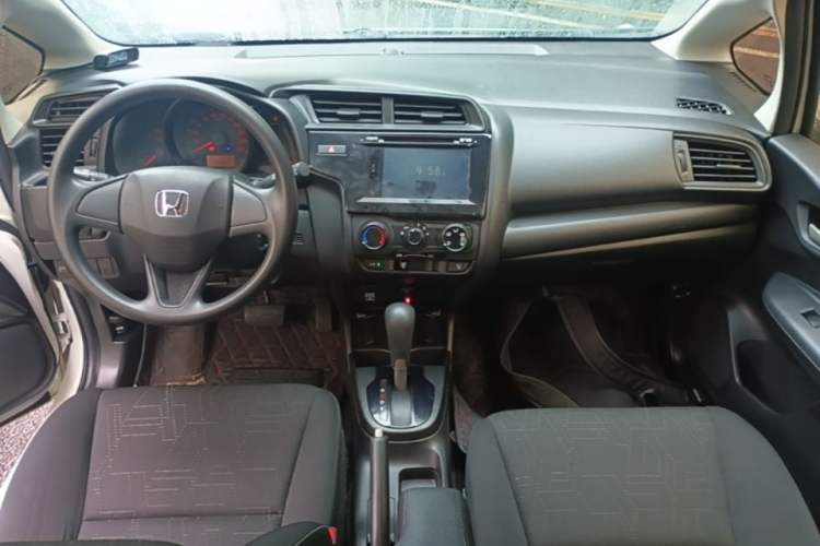 Used Honda Fit 2018 1.5L CVT Comfort Version Center Console