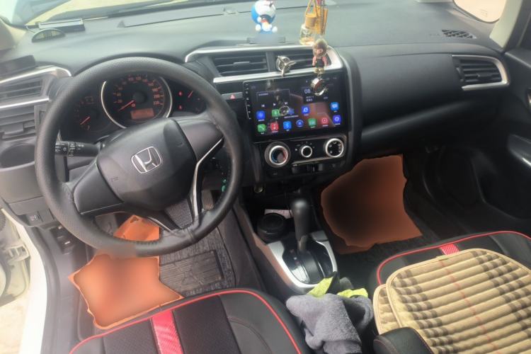 Used Honda Fit 2018 1.5L CVT Trendy Sports Edition Center Console